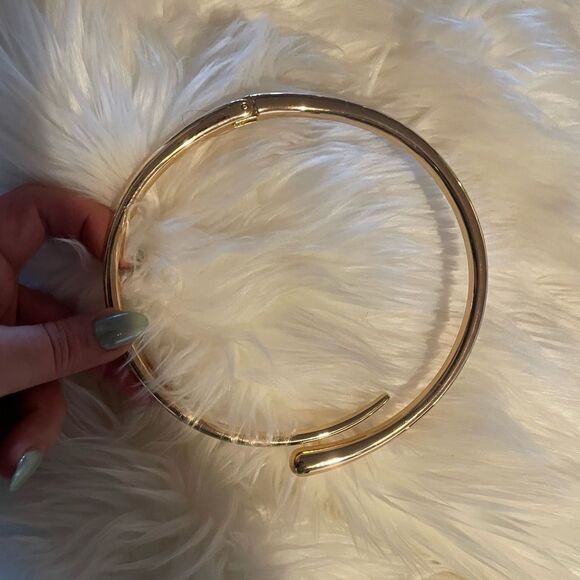 Unique gold choker - Picture 3 of 3